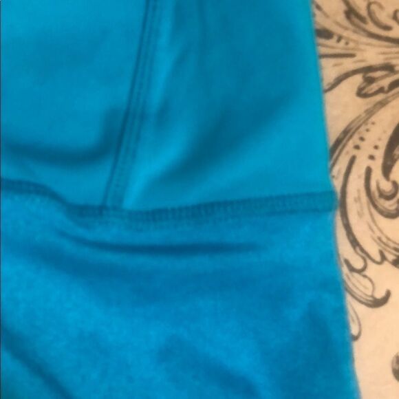 Lululemon tank top 4 (2718) - Picture 3 of 6